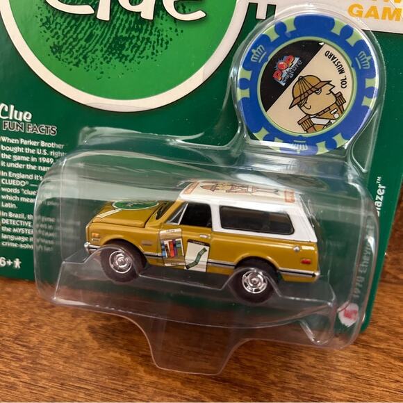 JOHNNY LIGHTNING Clue Diecast Metal 1970 Chevrolet Blazer with Exclusive Token - Picture 2 of 3